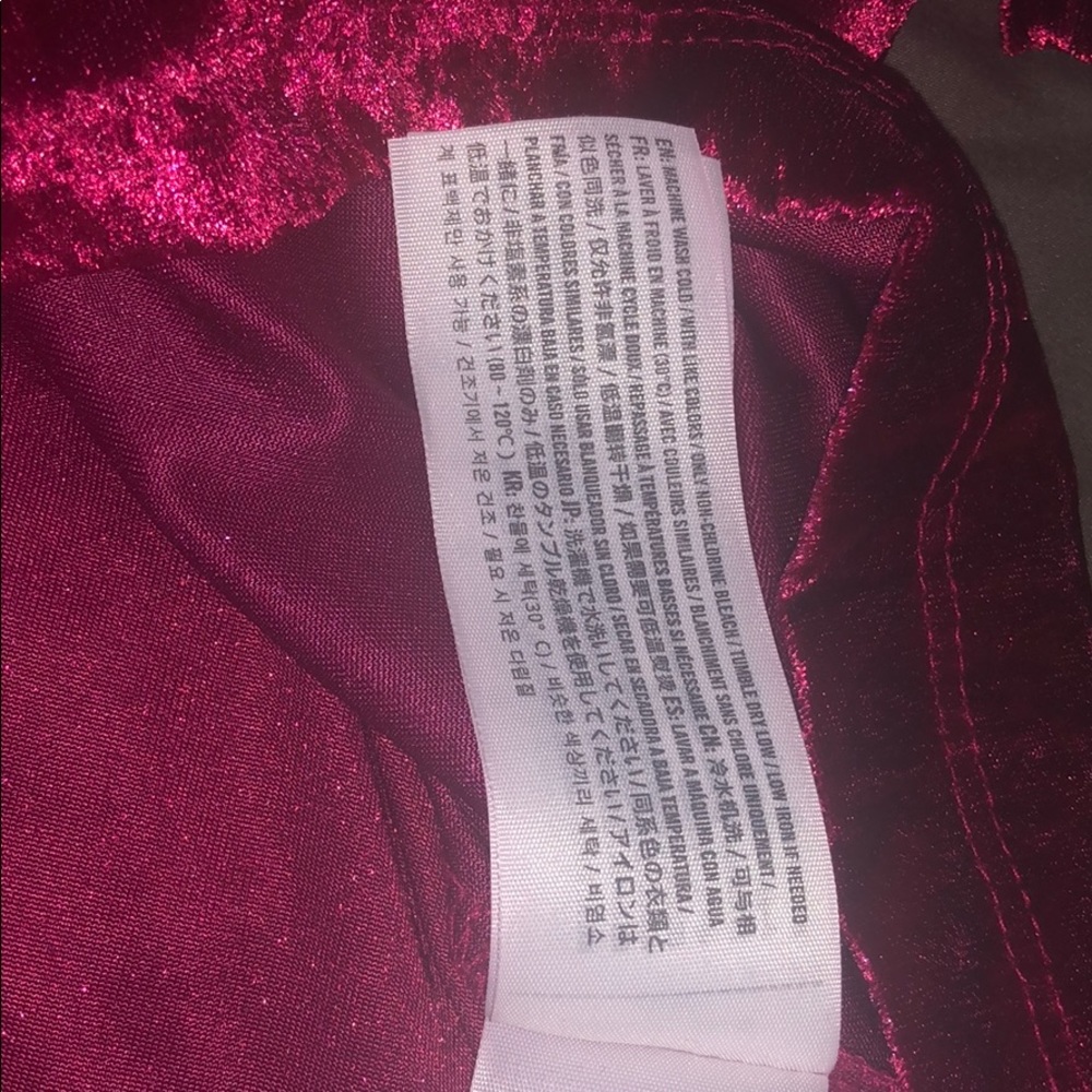 crop top - Picture 3 of 3